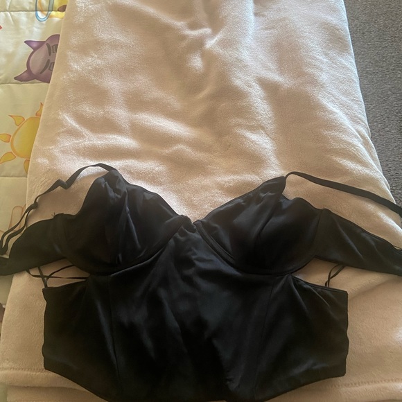 Black top New with tags - Picture 5 of 6